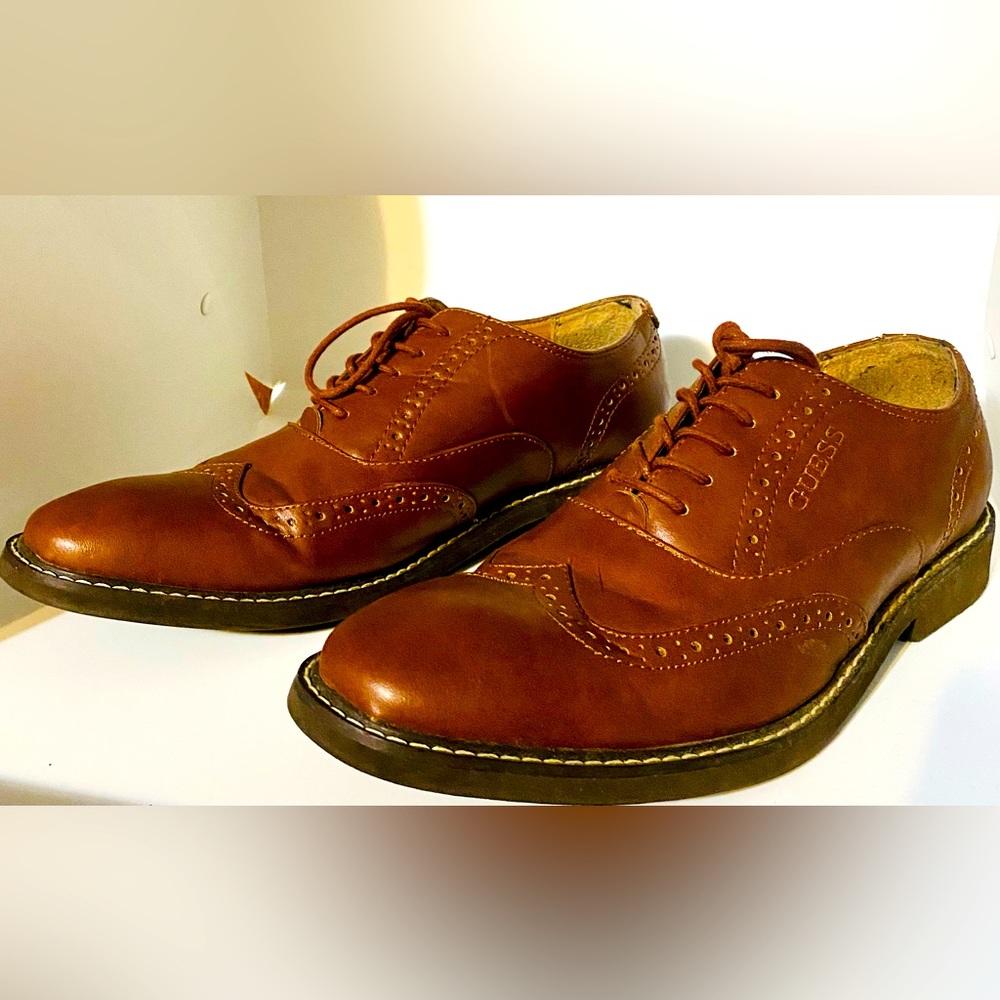 Men’s GUESS dress shoes size 9.5 lightly used, but in great condition!